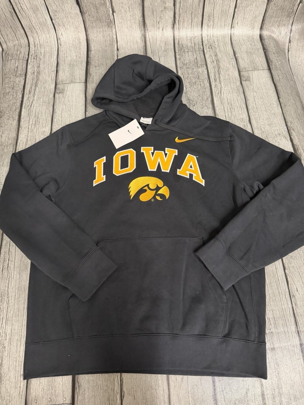 NWT Men’s Nike Iowa Hawkeyes Club Fleece Hoodie Large Black Stitched Logo